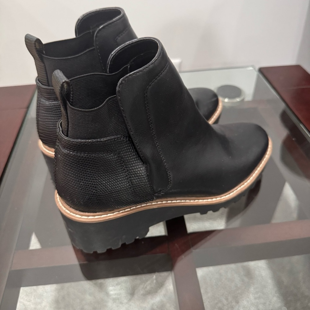 Lucky Brand Black Leather Ankle Boot - Picture 4 of 9